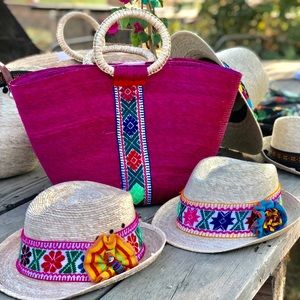 Artesanal hand made bag and hat